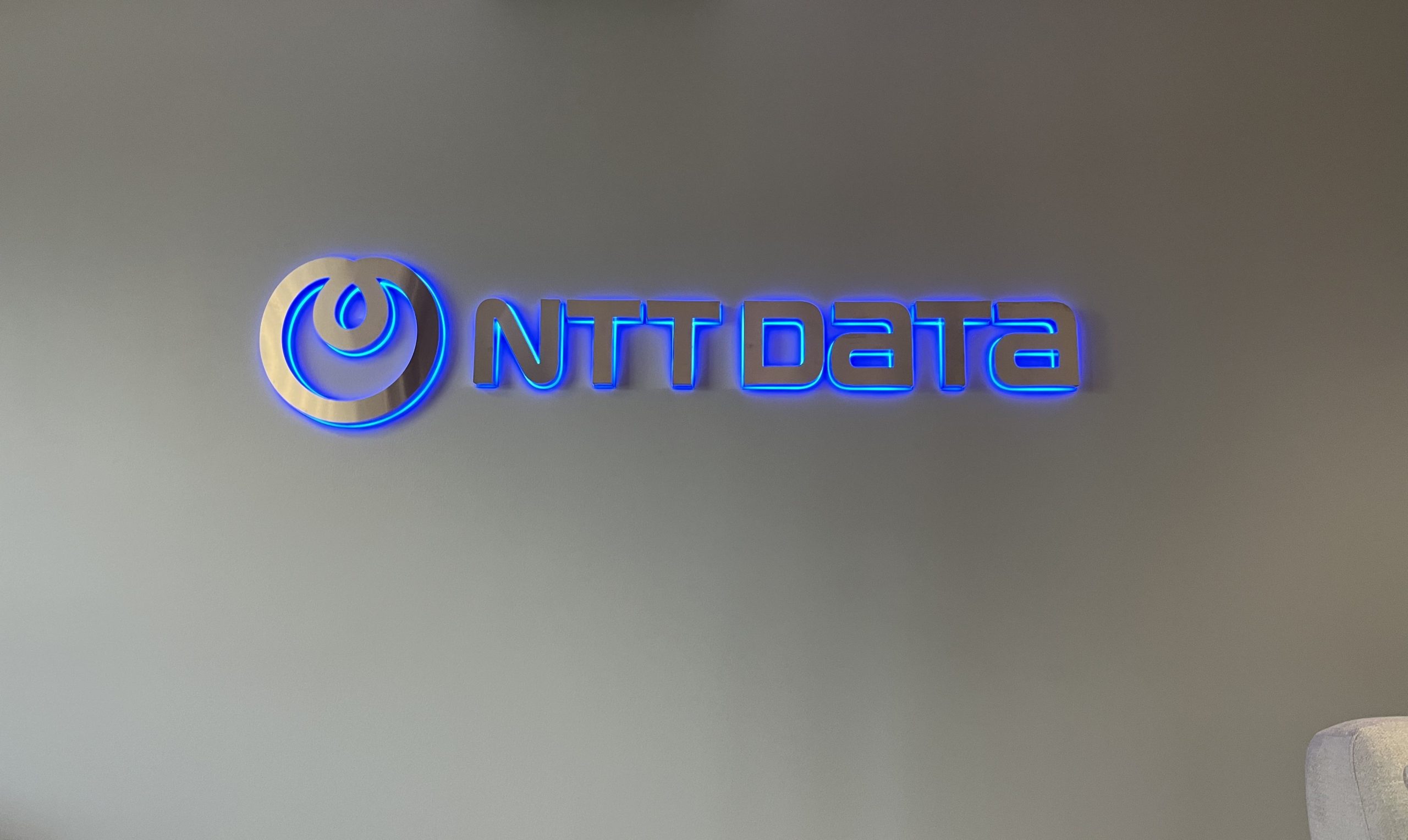 Custom indoor signs made from acrylic, metal, dimensional letters, and digital displays designed for durability and professional branding.